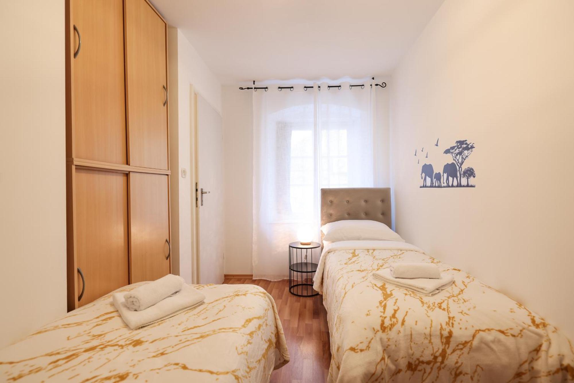 Viva - 2 Bedroom Apt In City Centar Zadar Exterior photo